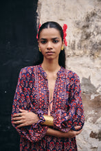 Load image into Gallery viewer, The WASABI midi - vintage NAVY with red butis
