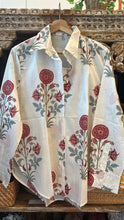 Load image into Gallery viewer, The HOLIDAY shirt - white &amp; red butas
