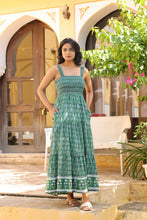 Load image into Gallery viewer, the BAY maxi dress - bottle green
