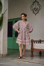 Load image into Gallery viewer, the CHILLI mini - white &amp; brown floral
