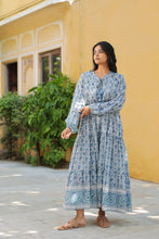 Load image into Gallery viewer, the Thyme maxi - greyish blue floral
