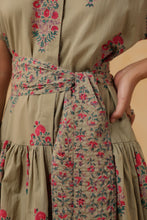 Load image into Gallery viewer, The CHIVES dress - pea green buta
