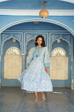 Load image into Gallery viewer, The WASABI midi - White with Green blue floral
