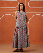 Load image into Gallery viewer, Panelled skirt with pockets - turquoise blue with pink butis
