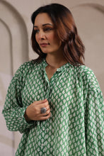 Load image into Gallery viewer, The CLOVE top - green butis

