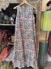 Load image into Gallery viewer, the KAFFIR midi - white with brown floral
