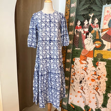 Load image into Gallery viewer, The CAROM midi w/ sleeves - deep blue
