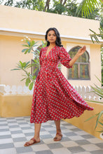 Load image into Gallery viewer, the ANISE midi - deep red with butis
