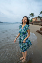 Load image into Gallery viewer, the CILANTRO midi - blue &amp; green floral

