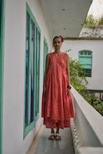Load image into Gallery viewer, The CURRY wrap - coral &amp; pink floral
