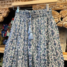 Load image into Gallery viewer, Panelled skirt with pockets - soft blue floral
