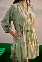 Load image into Gallery viewer, the SAFFRON mini - green stripes with buta
