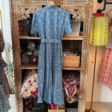 Load image into Gallery viewer, the PARSLEY MIDI dress - Mid-blue floral
