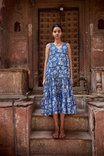 Load image into Gallery viewer, the JASMINE midi - blue floral
