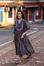 Load image into Gallery viewer, The NUTMEG midi - black bagru
