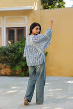 Load image into Gallery viewer, the MINT top - grey floral
