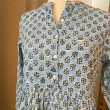 Load image into Gallery viewer, The Pepper Maxi - light blue &amp; navy bootis V2
