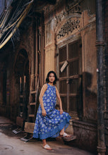 Load image into Gallery viewer, the KAFFIR midi - blue floral
