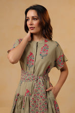 Load image into Gallery viewer, The CHIVES dress - pea green buta
