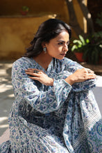 Load image into Gallery viewer, the Thyme maxi - greyish blue floral
