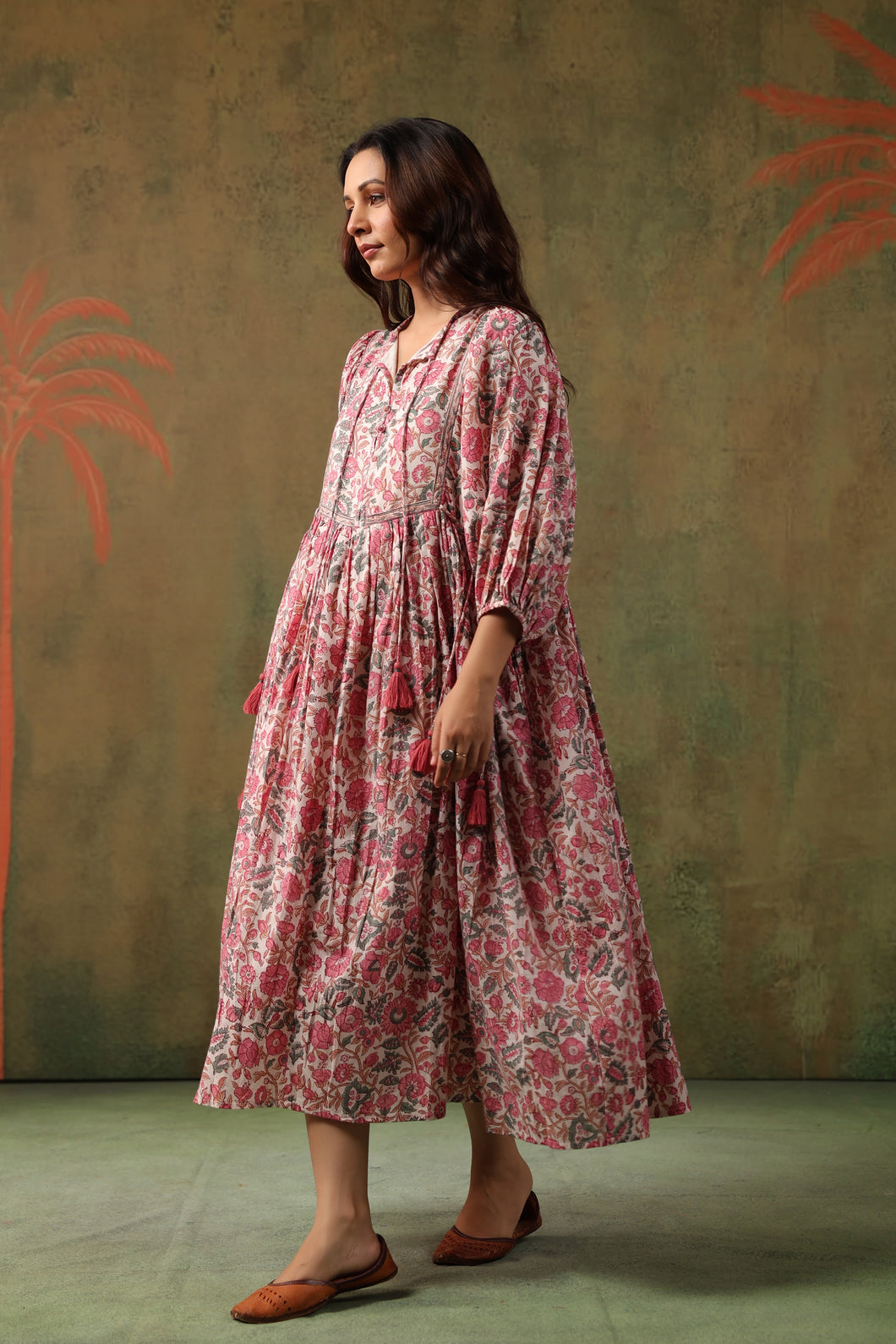 The NUTMEG midi - white & pink floral