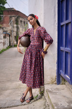 Load image into Gallery viewer, the ANISE midi - vintage navy with red butis
