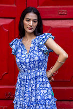 Load image into Gallery viewer, the CILANTRO midi - deep blue w/ white floral
