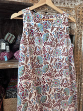Load image into Gallery viewer, the KAFFIR midi - white with brown floral
