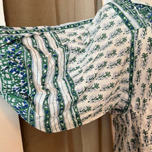Load image into Gallery viewer, the MINT top - white w/ green butis
