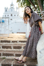 Load image into Gallery viewer, The NUTMEG midi - black bagru

