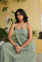 Load image into Gallery viewer, the SENF maxi - green w/ blue floral
