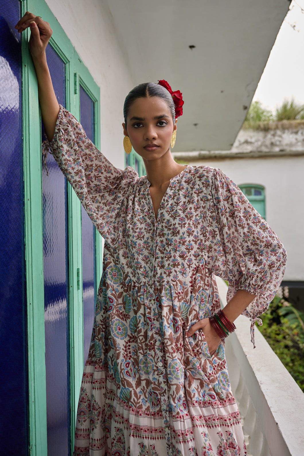 The CHILLI midi - white with brown and pink floral