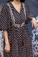 Load image into Gallery viewer, The NUTMEG midi - black bagru
