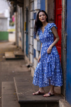 Load image into Gallery viewer, the CILANTRO midi - deep blue w/ white floral
