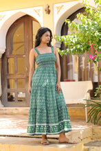 Load image into Gallery viewer, the BAY maxi dress - bottle green
