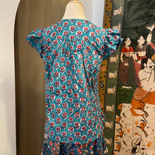 Load image into Gallery viewer, the DILL top - royal green w/ red butis
