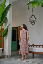 Load image into Gallery viewer, the KAFFIR midi - brown with red and pink floral
