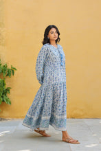 Load image into Gallery viewer, the Thyme maxi - greyish blue floral
