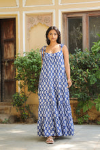 Load image into Gallery viewer, the SAGE Maxi - blue and white floral

