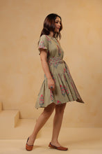 Load image into Gallery viewer, The CHIVES dress - pea green buta
