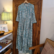 Load image into Gallery viewer, The Pepper dress - Sea Green
