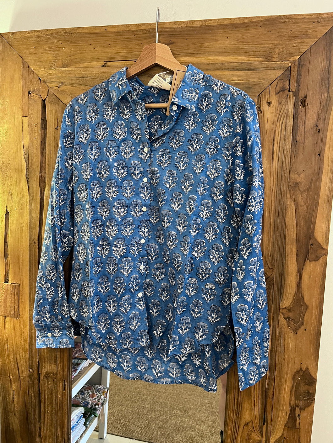 The BASIC shirt - Royal blue floral