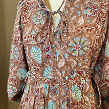 Load image into Gallery viewer, The NUTMEG mini - brown with red floral
