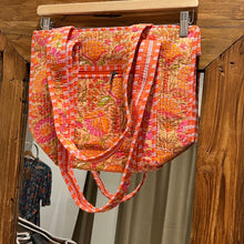 Load image into Gallery viewer, Quilted Small Tote bag (WITH ZIP) - Orange floral
