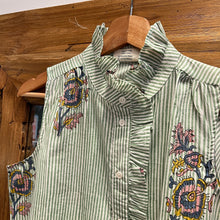 Load image into Gallery viewer, the BASIL top - pastel green stripes with pink buta
