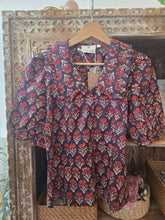 Load image into Gallery viewer, the LEMON top - navy red butis
