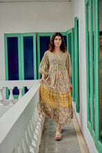Load image into Gallery viewer, the CHILLI midi - pastel green floral
