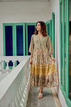 Load image into Gallery viewer, the CHILLI midi - pastel green floral

