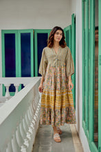 Load image into Gallery viewer, the CHILLI midi - pastel green floral
