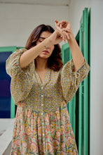 Load image into Gallery viewer, the CHILLI midi - pastel green floral
